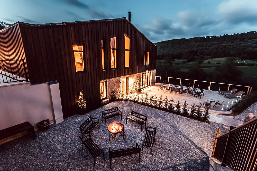 Weekend Wellness Escape with Guided Hiking and Yoga in the Peak District