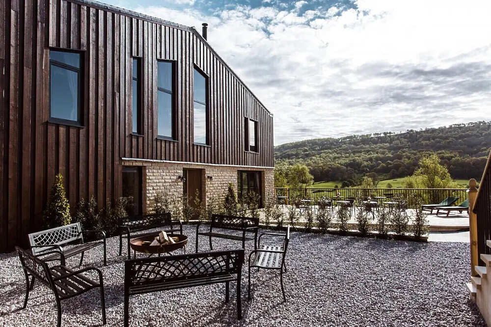Peak District Wellness Escape: Hiking and Yoga Retreat in the UK Countryside