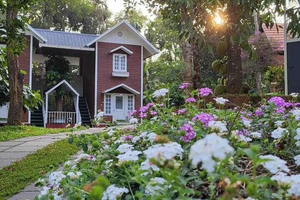 28-Day Ayurvedic Weight Loss Wellness Retreat in Kerala, India