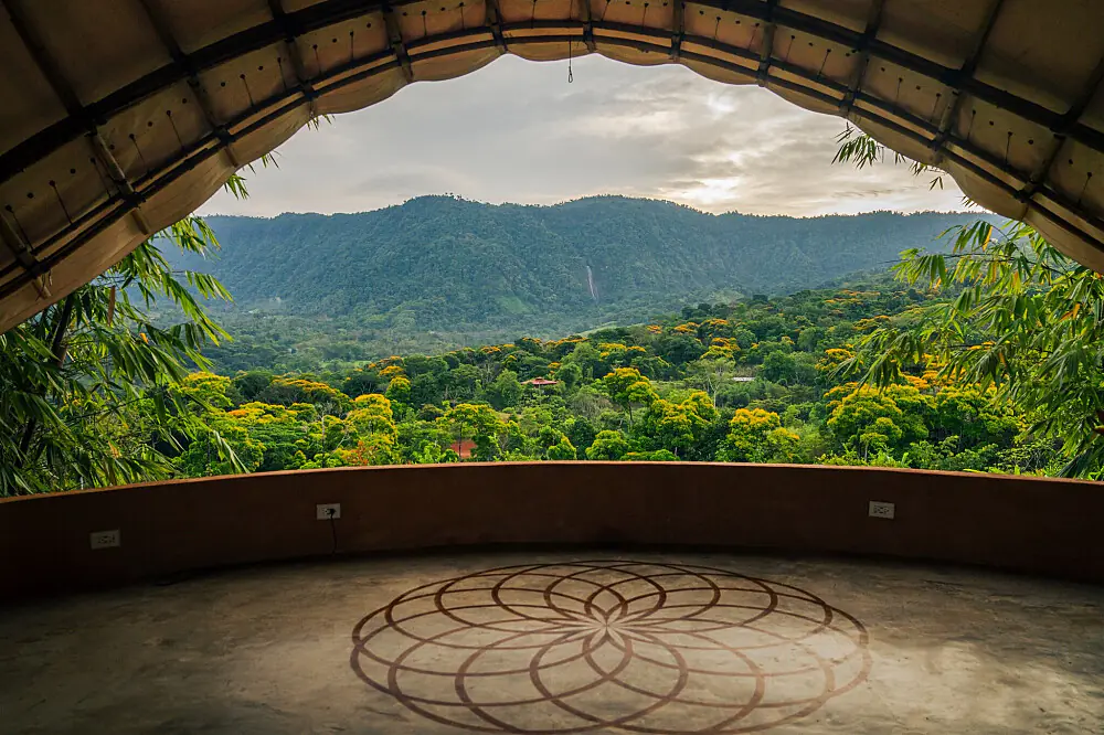 Digital Detox Reset: A Week Unplugged in Costa Rica's Diamante Valley