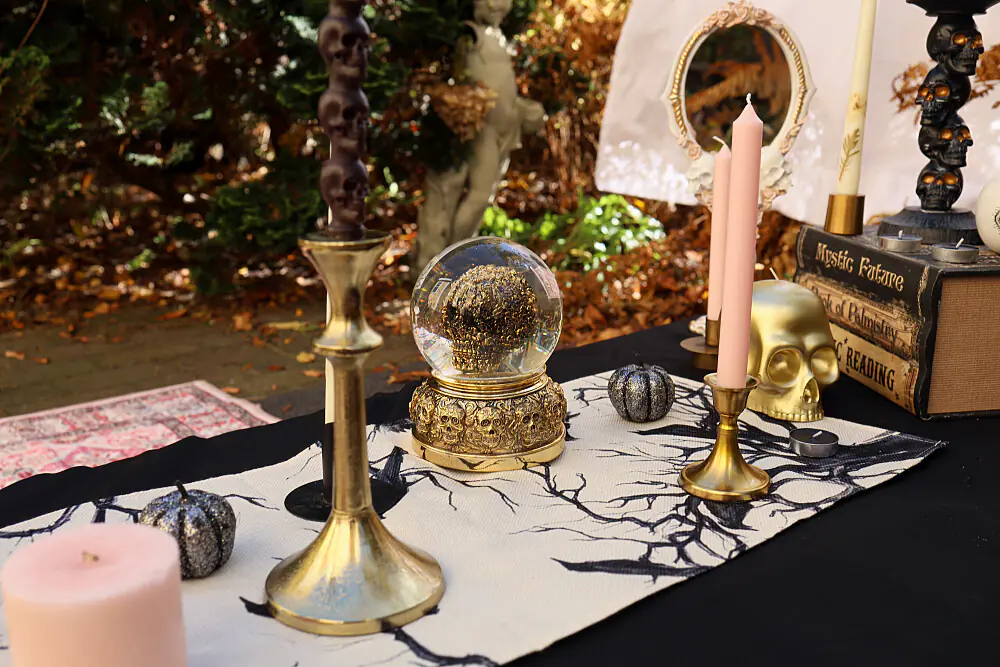 4-Day Spiritual Wellness Retreat with Witchcraft and Paranormal Exploration in Historic Savannah