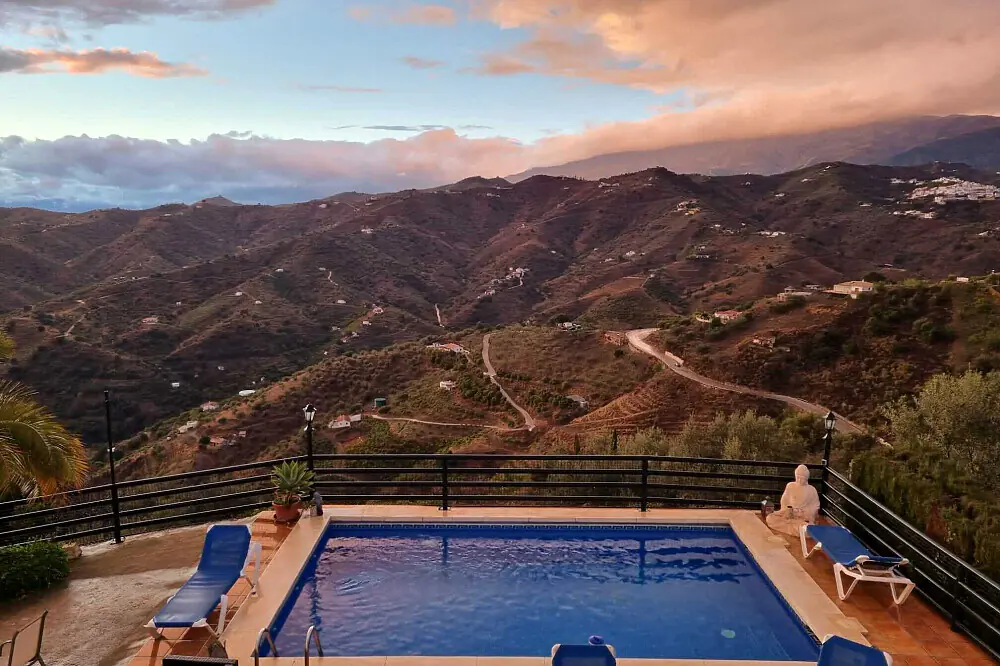 New Year Detox & Yoga Reset: 5-Day Plant-Based Mountain Retreat in Andalusia
