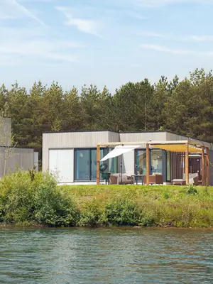 Winter Bliss Weekend: Yoga, Fitness & Spa Retreat at a Lakeside Cabin in Belgian Limburg