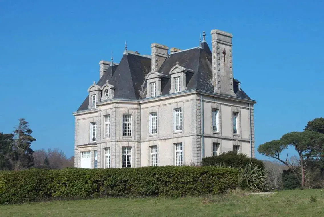 Five-Day Fitness and Alkaline-Eating Reset at a Brittany Château