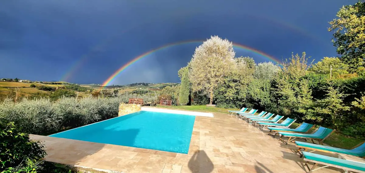 Painting and Mosaic Week at a 1521 Chianti Farmhouse with Infinity Pool