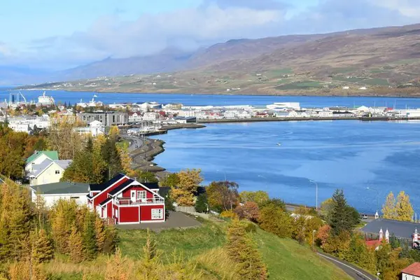 Northern Lights & Midnight Sun Yoga Escape in North Iceland