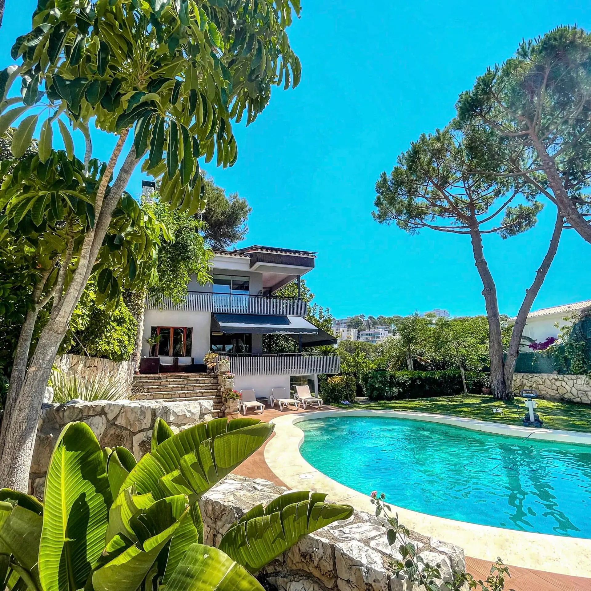 Spain Fitness Holiday: Beachfront Villa Bootcamp with Pool and Ensuite Rooms