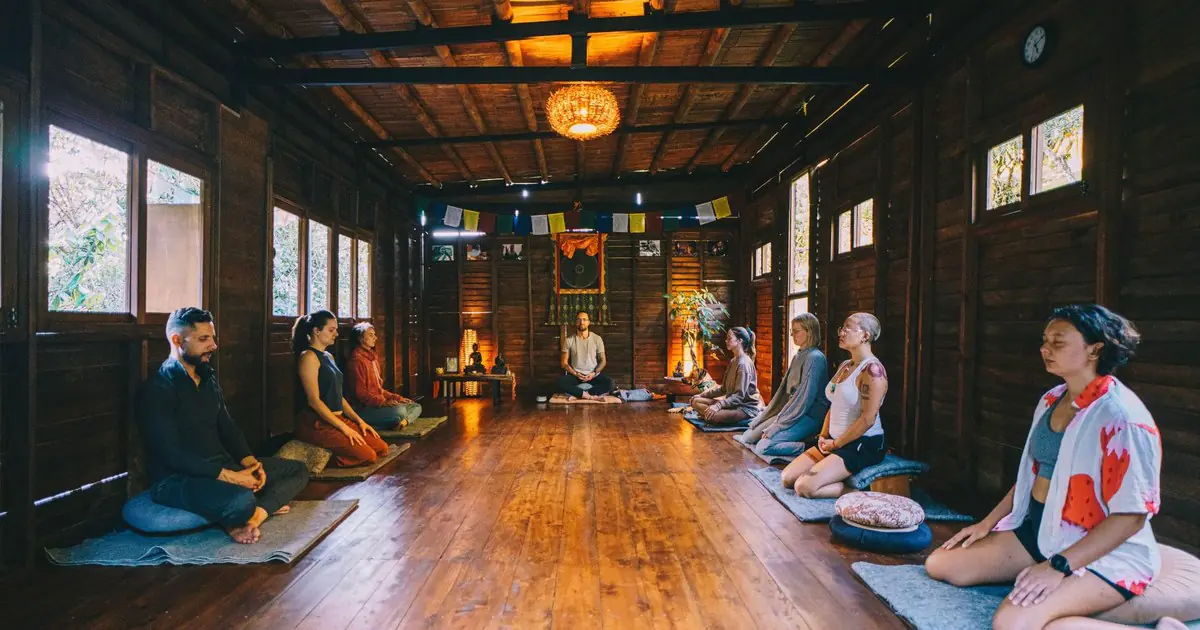 Colombia Mountain Yoga & Meditation Retreat: Semi-Silent Stays Near Medellín
