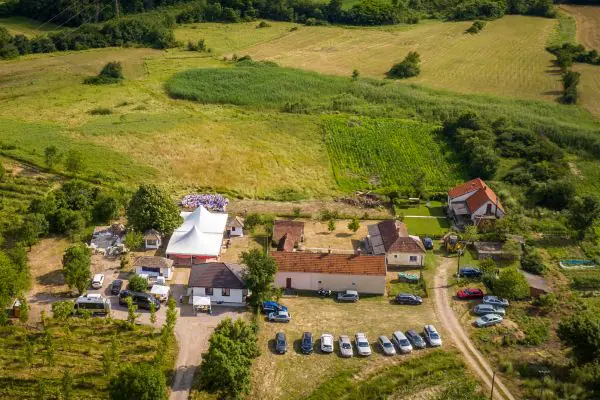 Mohanji Peace Center: Vegan Yoga & Meditation Retreat near Belgrade