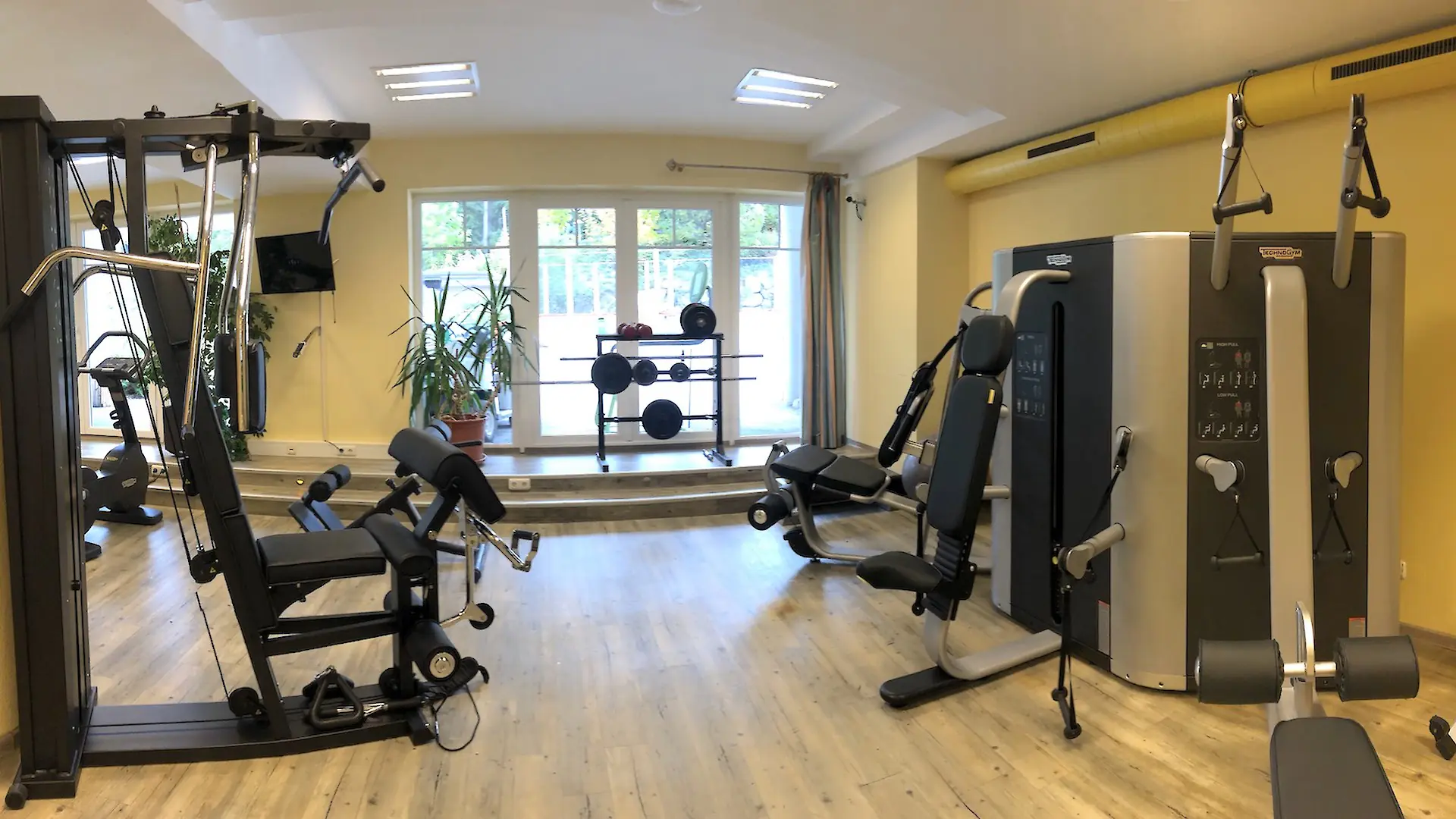 Strength & Fitness Camp in the Tyrolean Alps – Gym, Sauna & Mountain Air